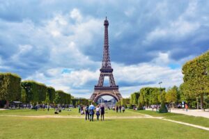 Pekerja Menara Eiffel Mogok pada Peringatan 100 Tahun Kematian Gustave Eiffel
